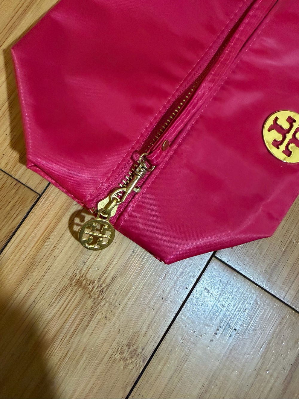 Tory Burch Nylon Cosmetic Toiletry Jewelry Bag Pouch Hot Pink OS - Picture 4 of 11